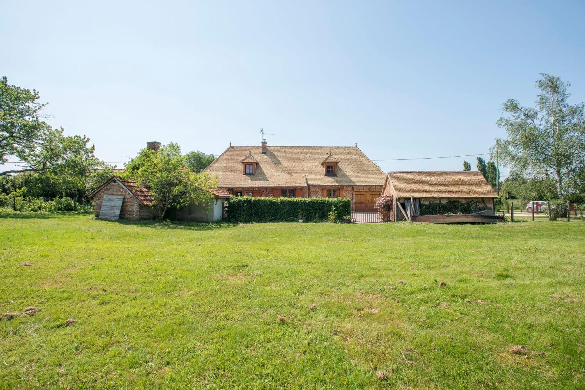 La Maison Du Bonheur Saint-Martin-en-Bresse Buitenkant foto